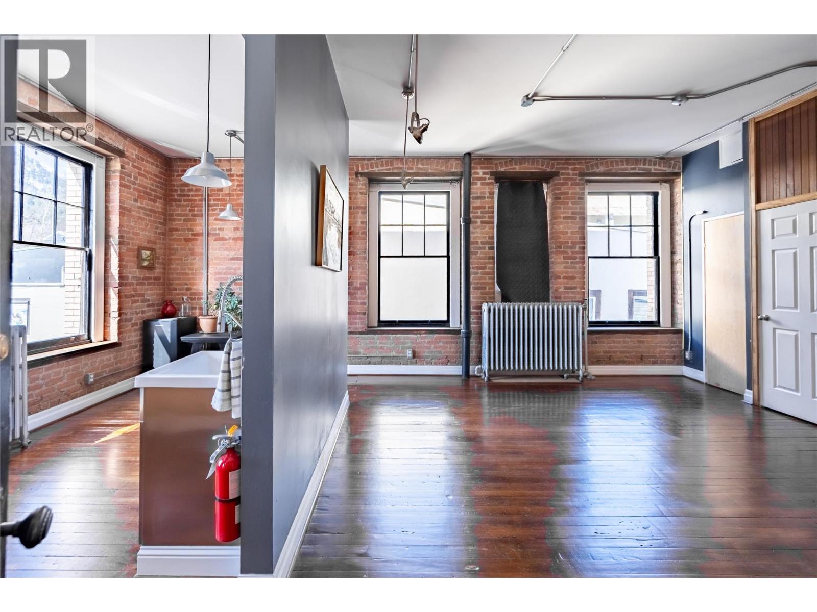 2004 Columbia Avenue, Rossland, British Columbia  V0G 1Y0 - Photo 28 - 10367101