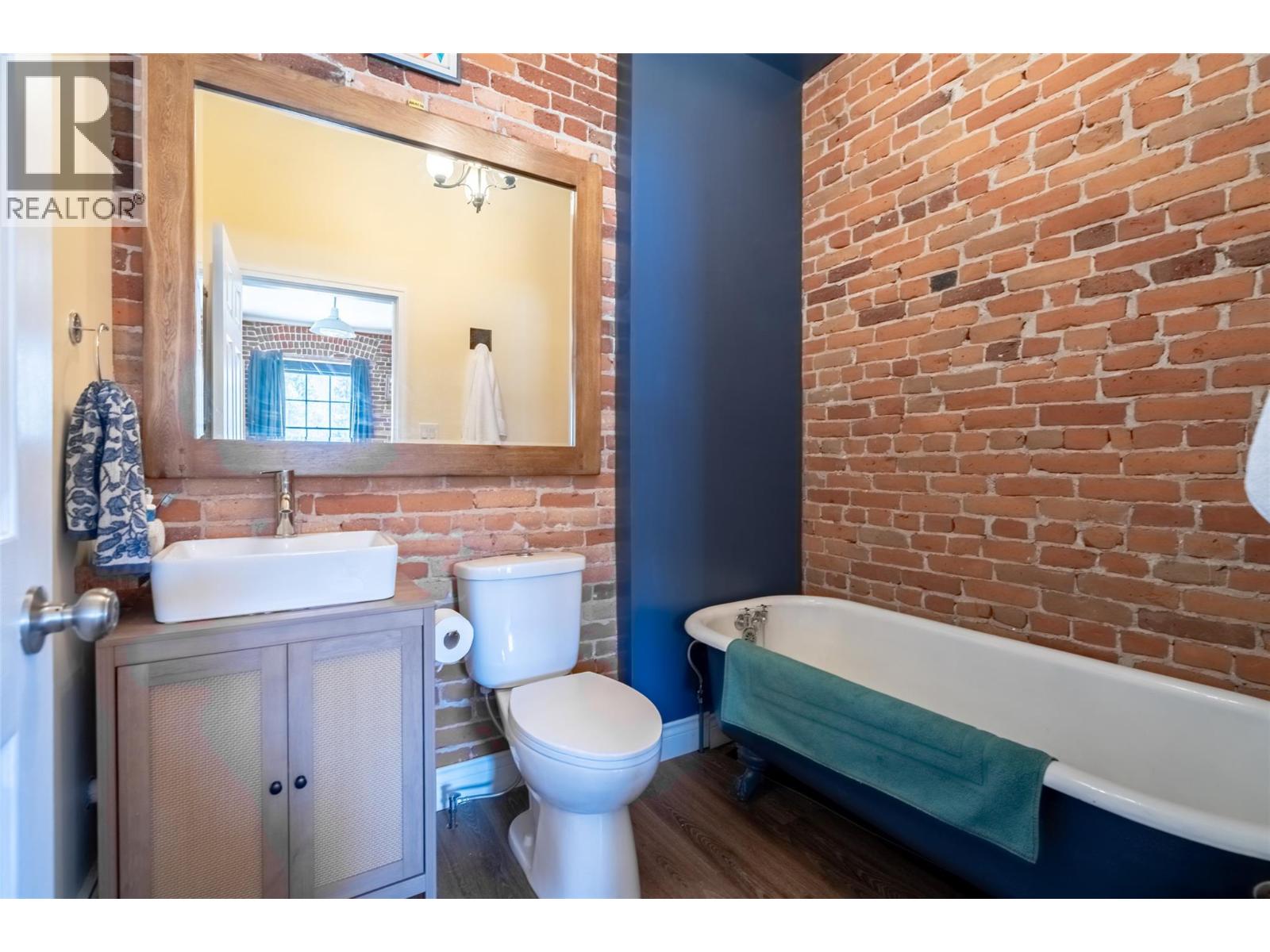 2004 Columbia Avenue, Rossland, British Columbia  V0G 1Y0 - Photo 49 - 10367101