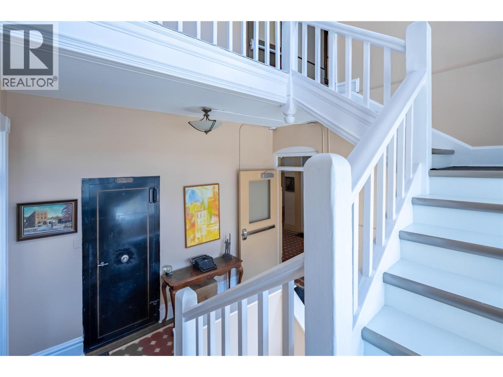 2004 Columbia Avenue, Rossland, British Columbia  V0G 1Y0 - Photo 43 - 10367101