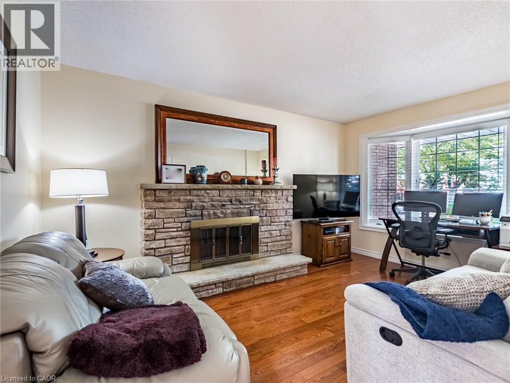 1404 Kimberley Drive, Oakville, Ontario  L6H 2W6 - Photo 7 - 40784232