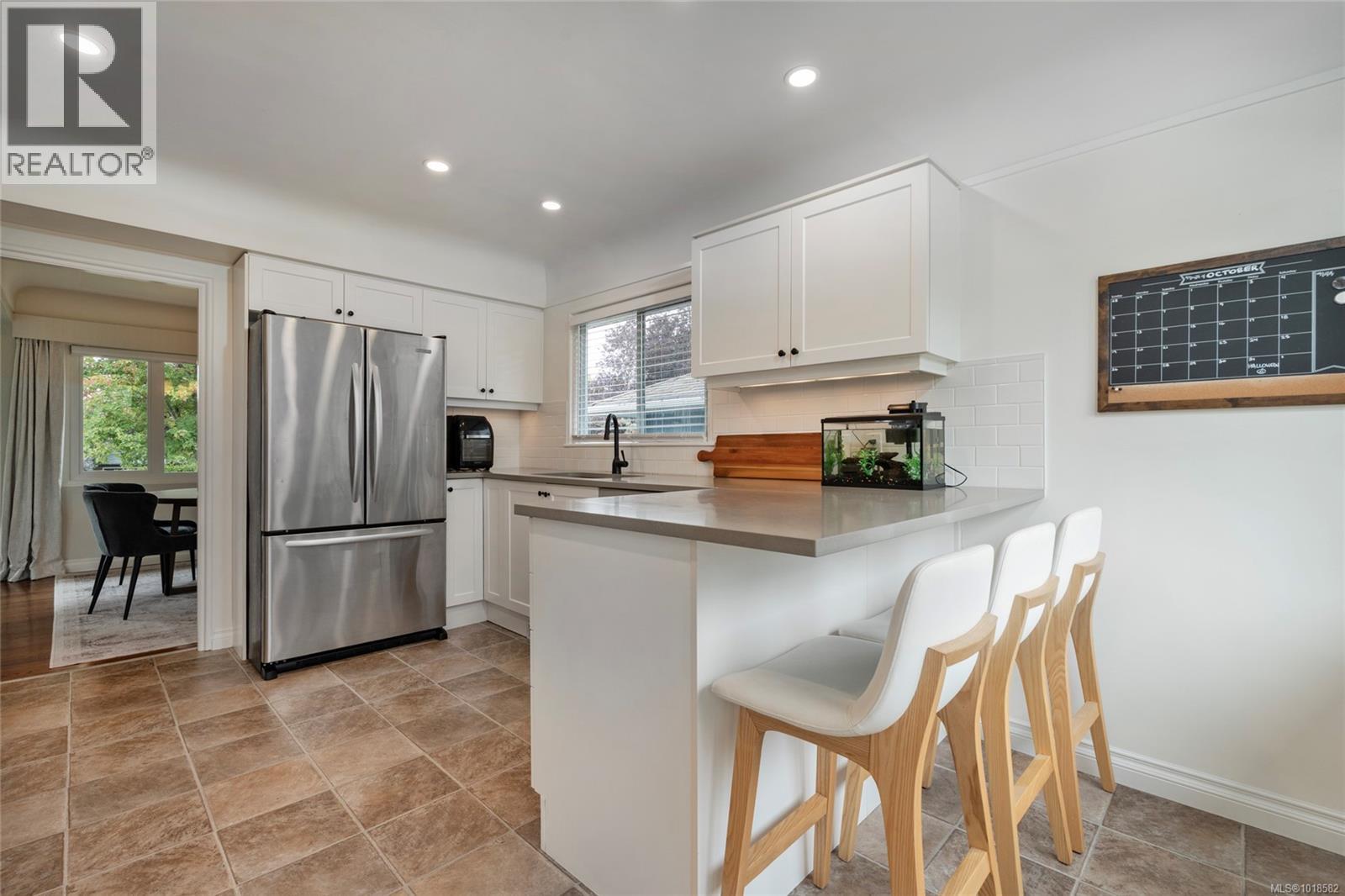 2248 Pacific Ave, Oak Bay, British Columbia  V8R 2V5 - Photo 28 - 1018582