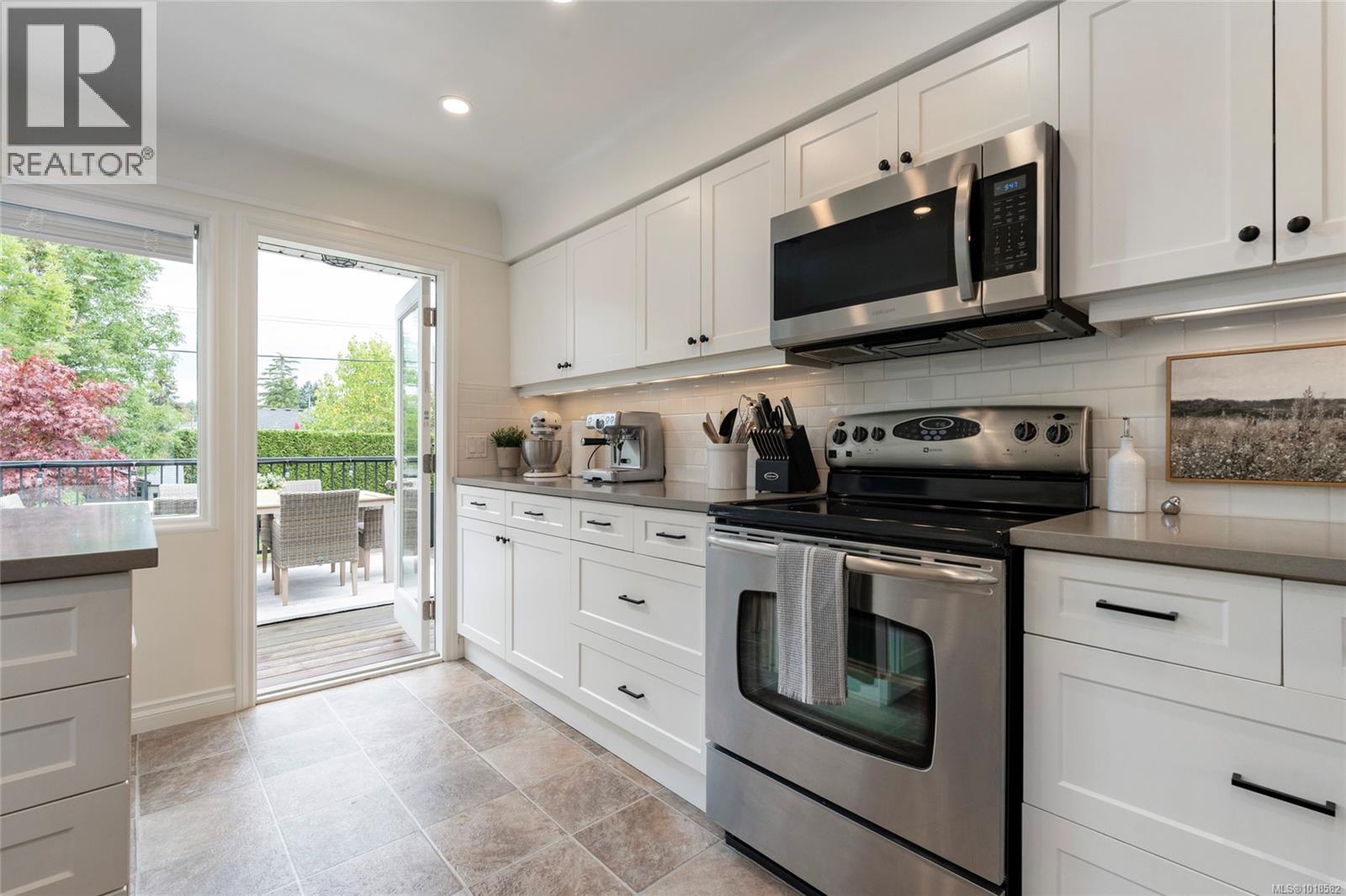 2248 Pacific Ave, Oak Bay, British Columbia  V8R 2V5 - Photo 29 - 1018582