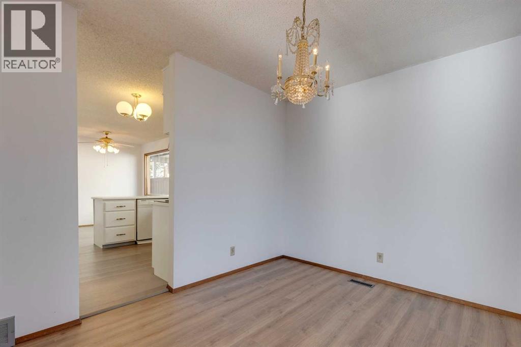 80 Beacham Rise Nw, Calgary, Alberta  T3K 1S2 - Photo 15 - A2266688