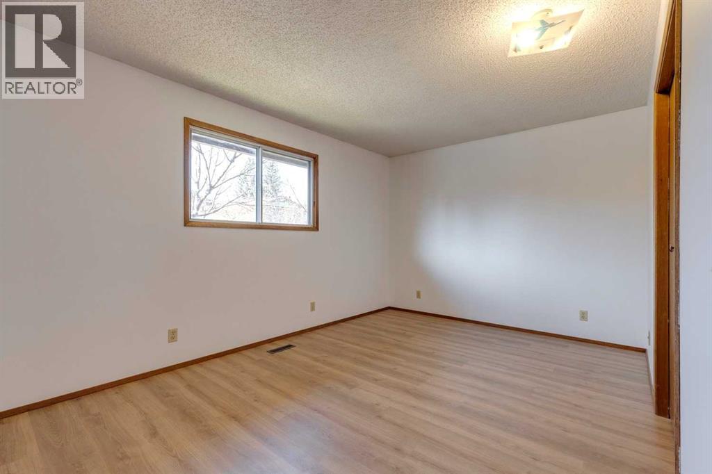 80 Beacham Rise Nw, Calgary, Alberta  T3K 1S2 - Photo 28 - A2266688