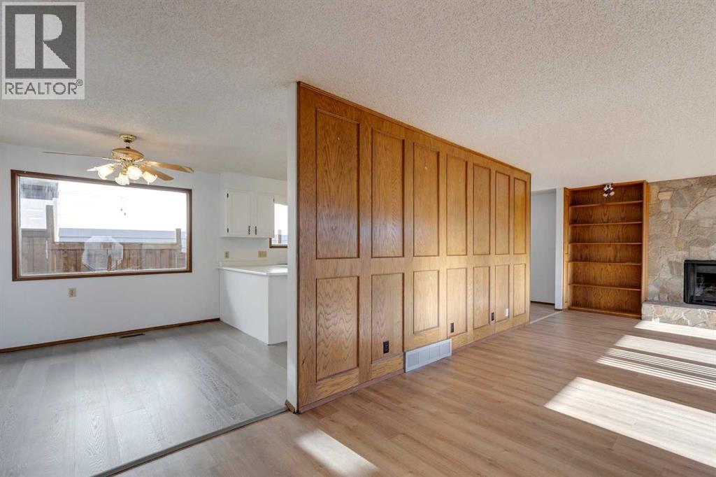 80 Beacham Rise Nw, Calgary, Alberta  T3K 1S2 - Photo 10 - A2266688