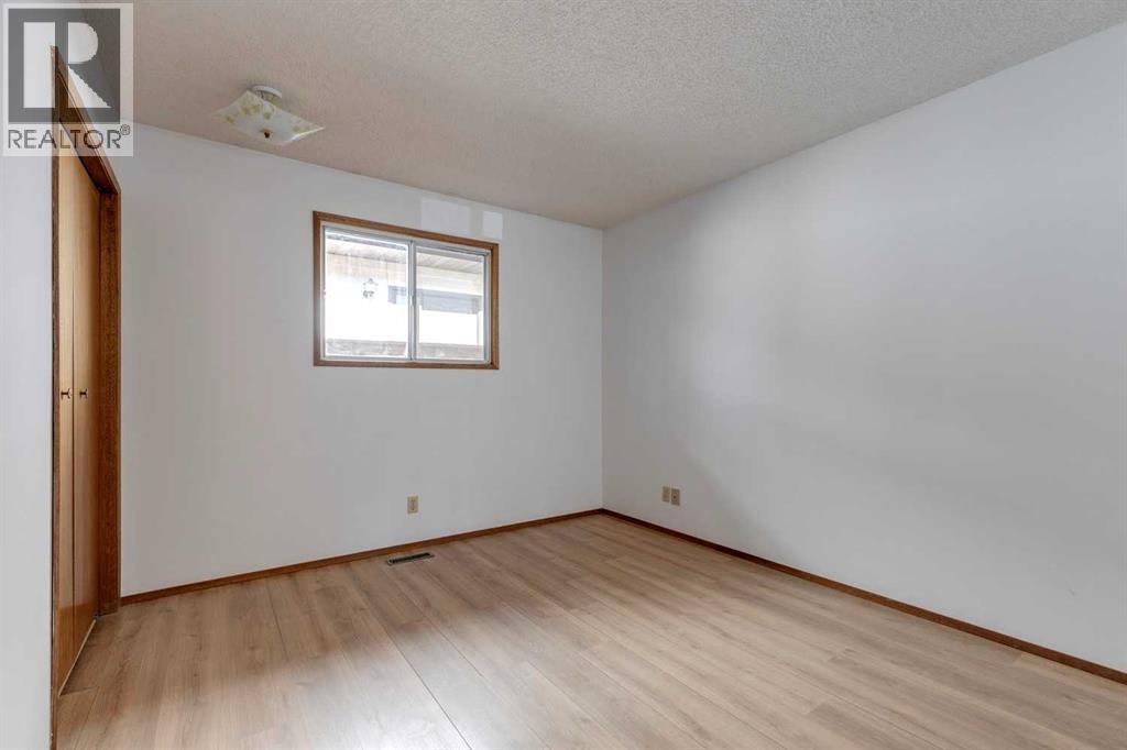 80 Beacham Rise Nw, Calgary, Alberta  T3K 1S2 - Photo 31 - A2266688