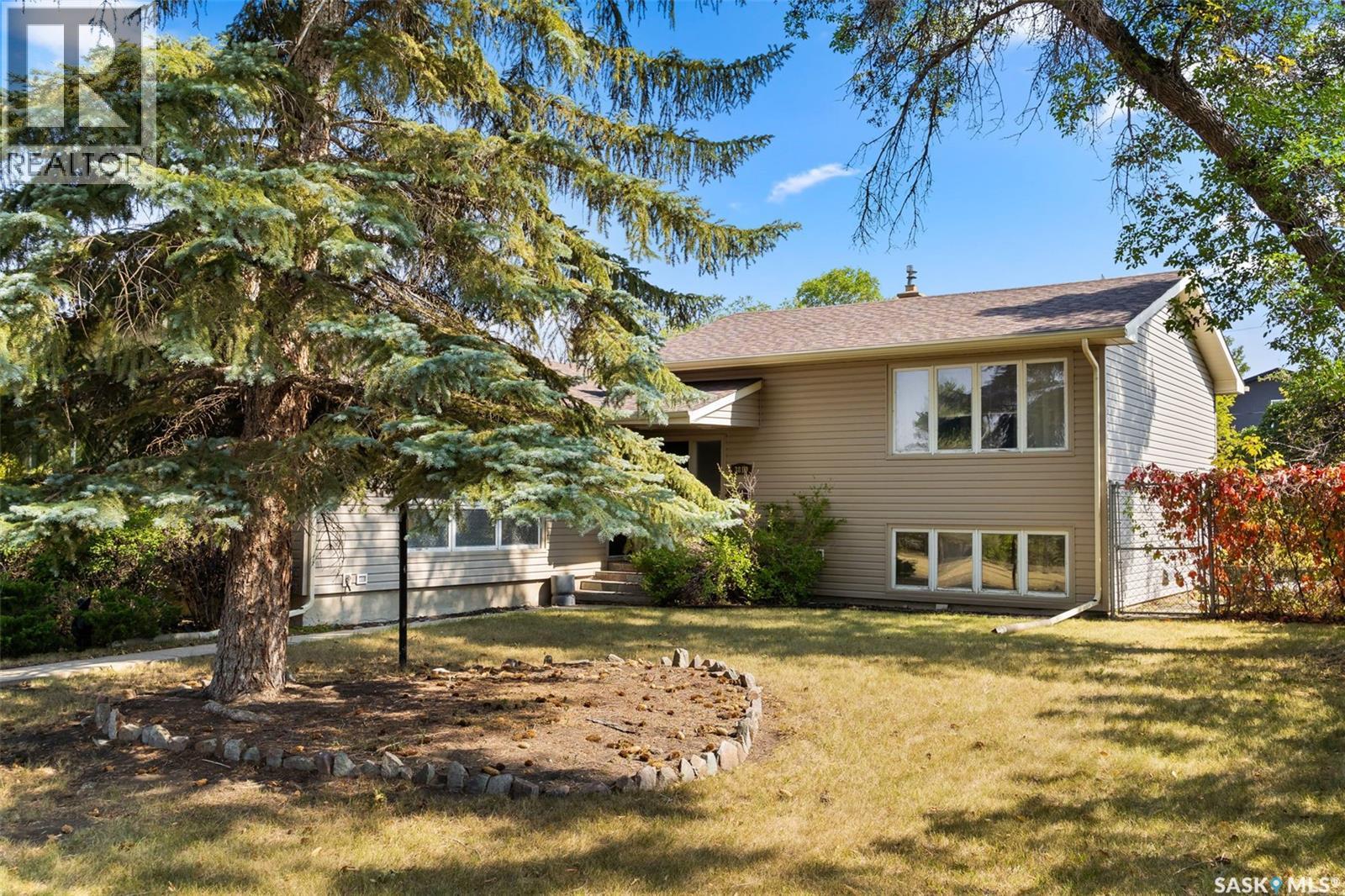 3819 Garnet Street, Regina, Saskatchewan  S4S 2K5 - Photo 2 - SK021995