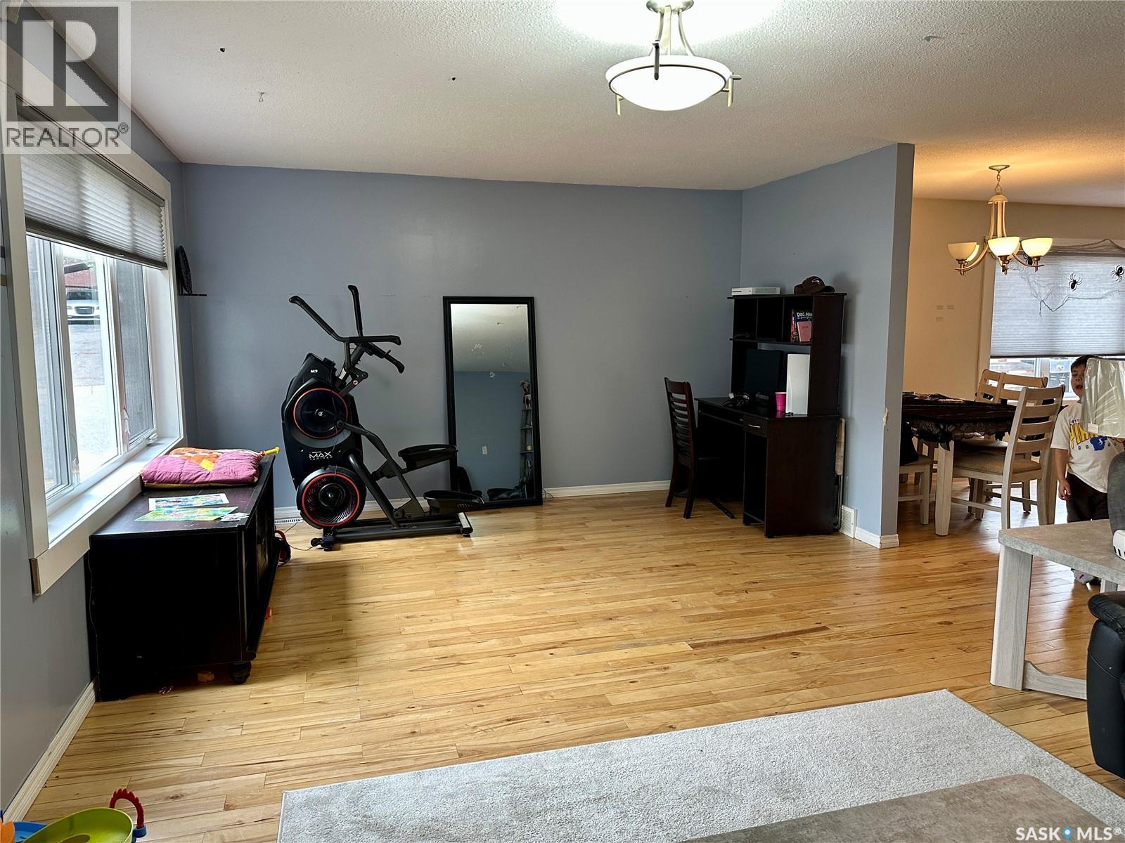 524 Gibson Street, La Ronge, Saskatchewan  S0J 1L0 - Photo 5 - SK021927