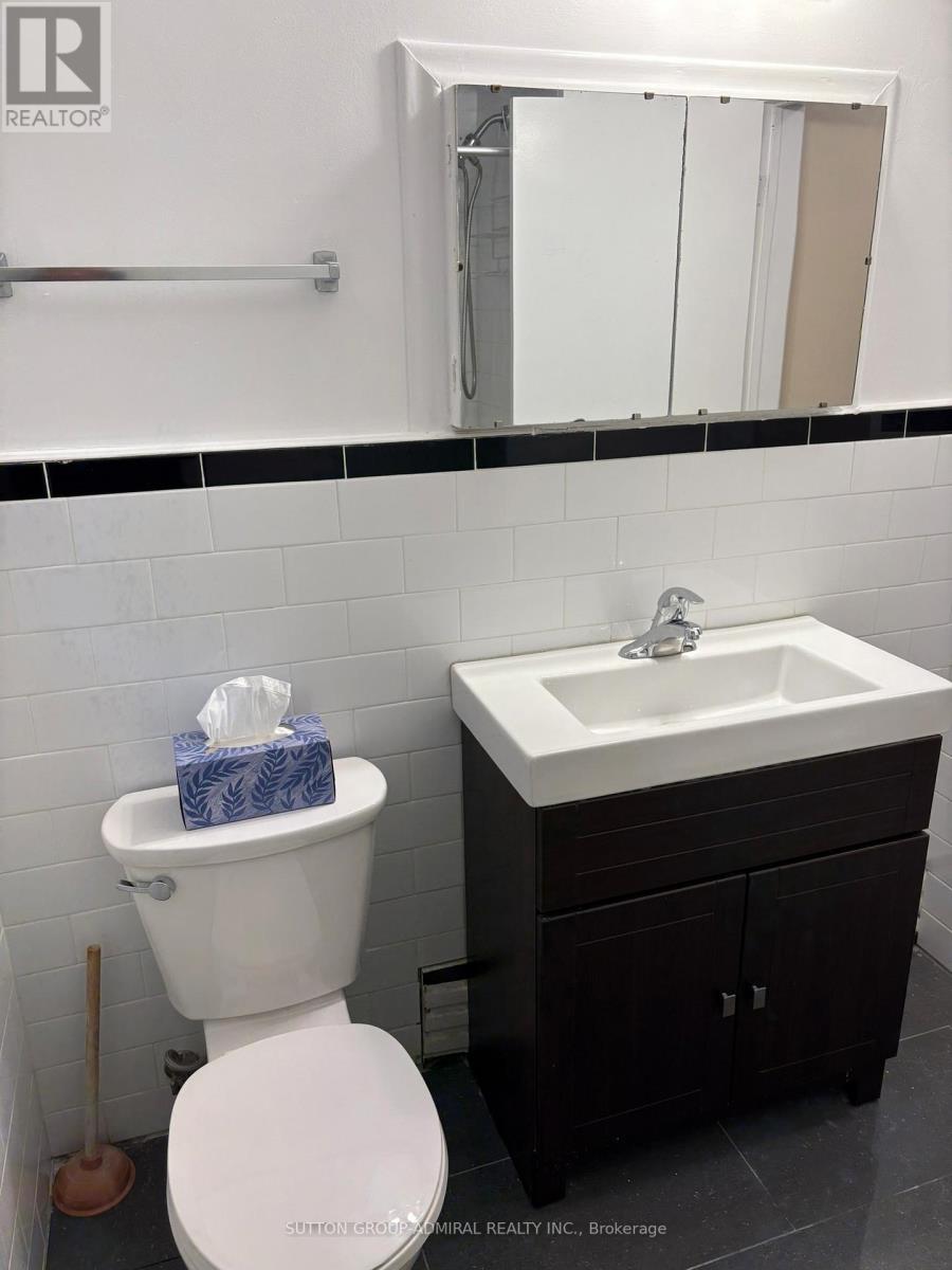 2 - 20 Meadowbrook Road, Toronto, Ontario  M6B 2S4 - Photo 10 - C12473572