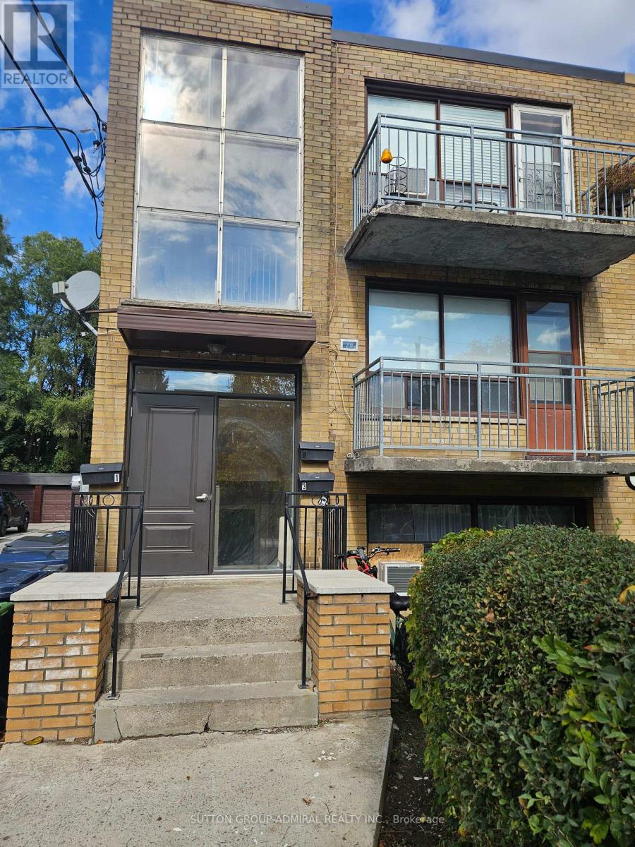 2 - 20 Meadowbrook Road, Toronto, Ontario  M6B 2S4 - Photo 1 - C12473572