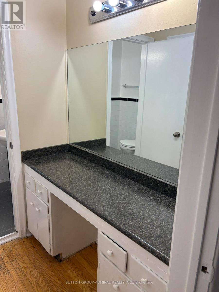 2 - 20 Meadowbrook Road, Toronto, Ontario  M6B 2S4 - Photo 15 - C12473572