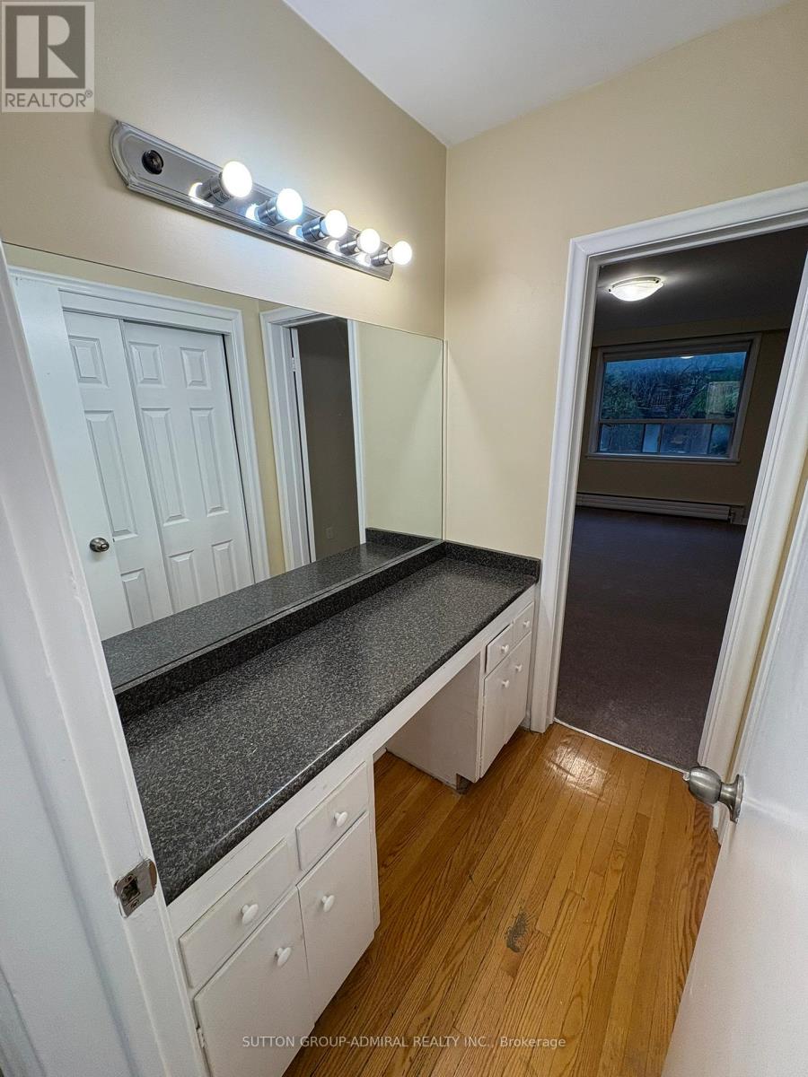 2 - 20 Meadowbrook Road, Toronto, Ontario  M6B 2S4 - Photo 19 - C12473572