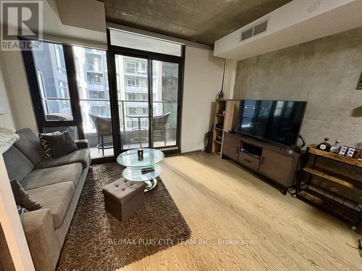 519 - 111 Bathurst Street, Toronto, Ontario  M5V 0M9 - Photo 3 - C12486758