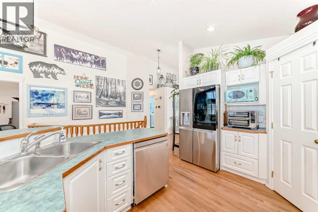 223 Cove Drive, Chestermere, Alberta  T1X 1E5 - Photo 13 - A2252451