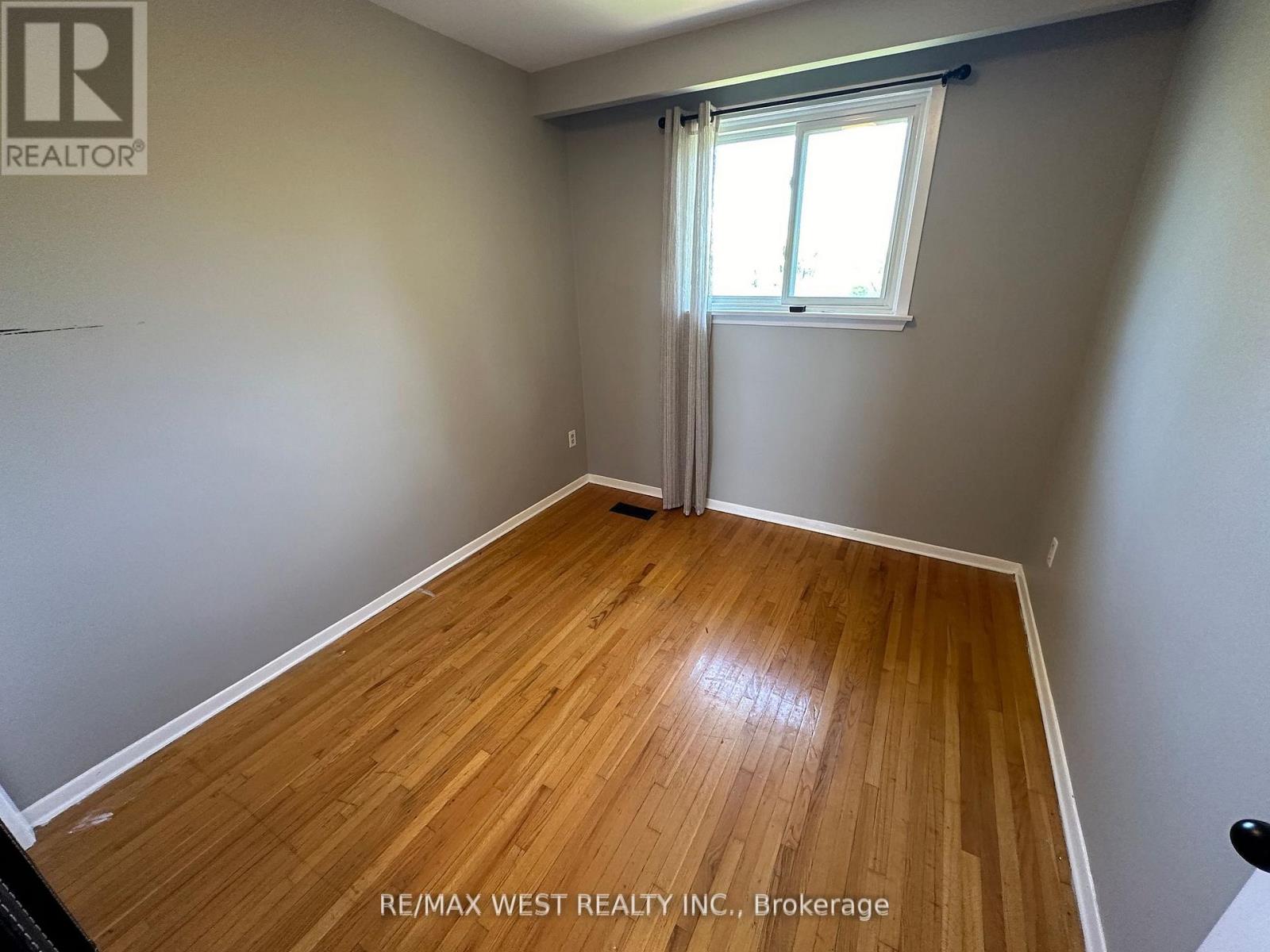 Upper - 152 Rainbow Drive, Vaughan, Ontario  L4L 2K7 - Photo 3 - N12438624