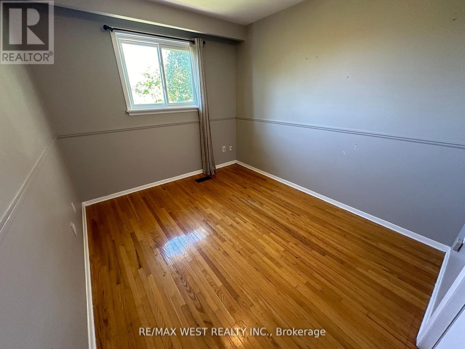 Upper - 152 Rainbow Drive, Vaughan, Ontario  L4L 2K7 - Photo 11 - N12438624