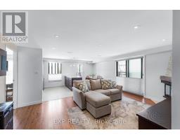 104 - 15390 YONGE STREET, Aurora, Ontario