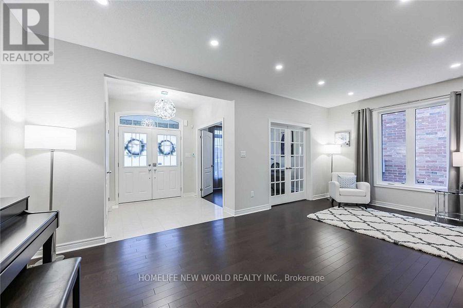 32 Citrine Drive, Bradford West Gwillimbury, Ontario  L3Z 0T5 - Photo 2 - N12487384