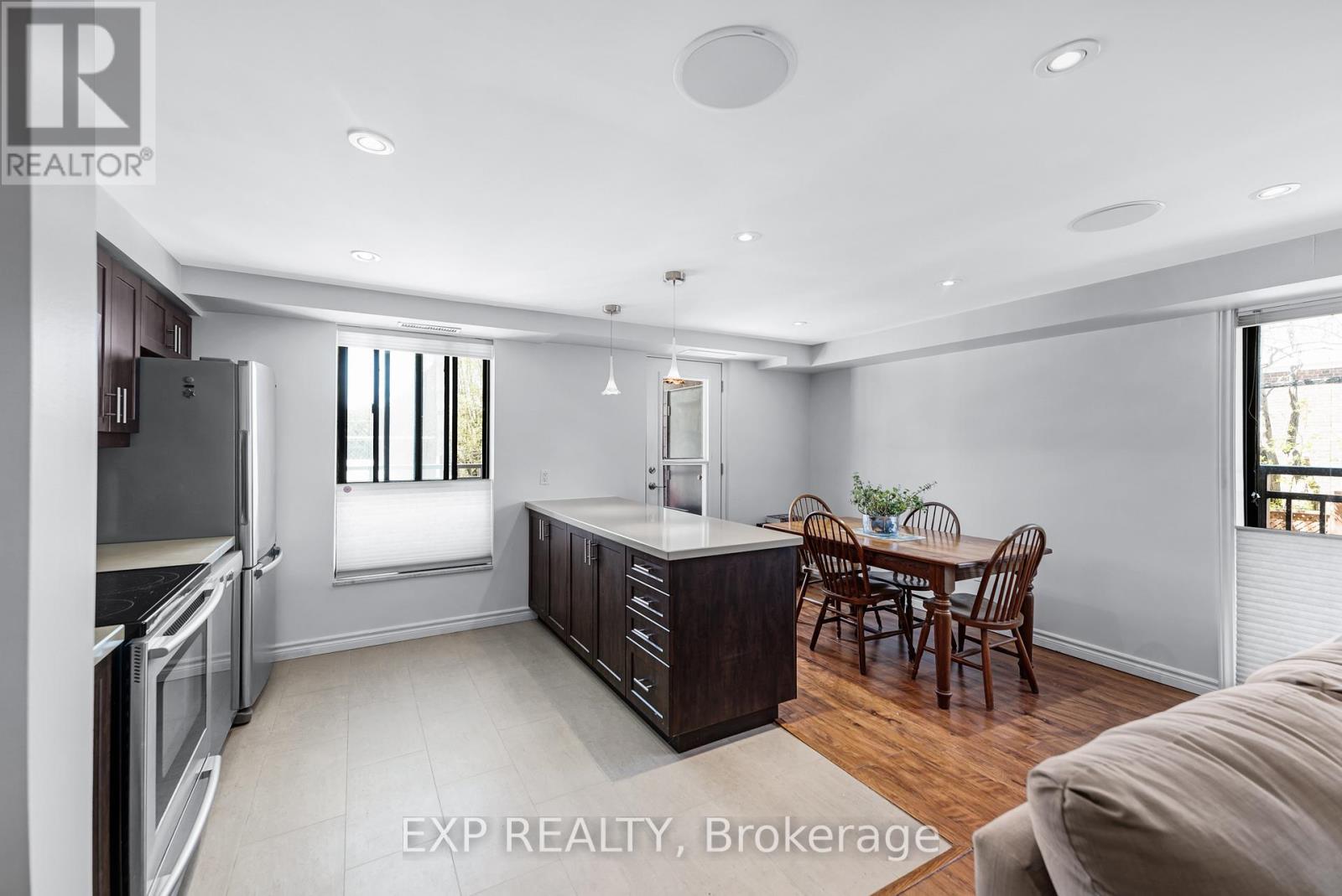 104 - 15390 Yonge Street, Aurora, Ontario  L4G 1N8 - Photo 5 - N12487211