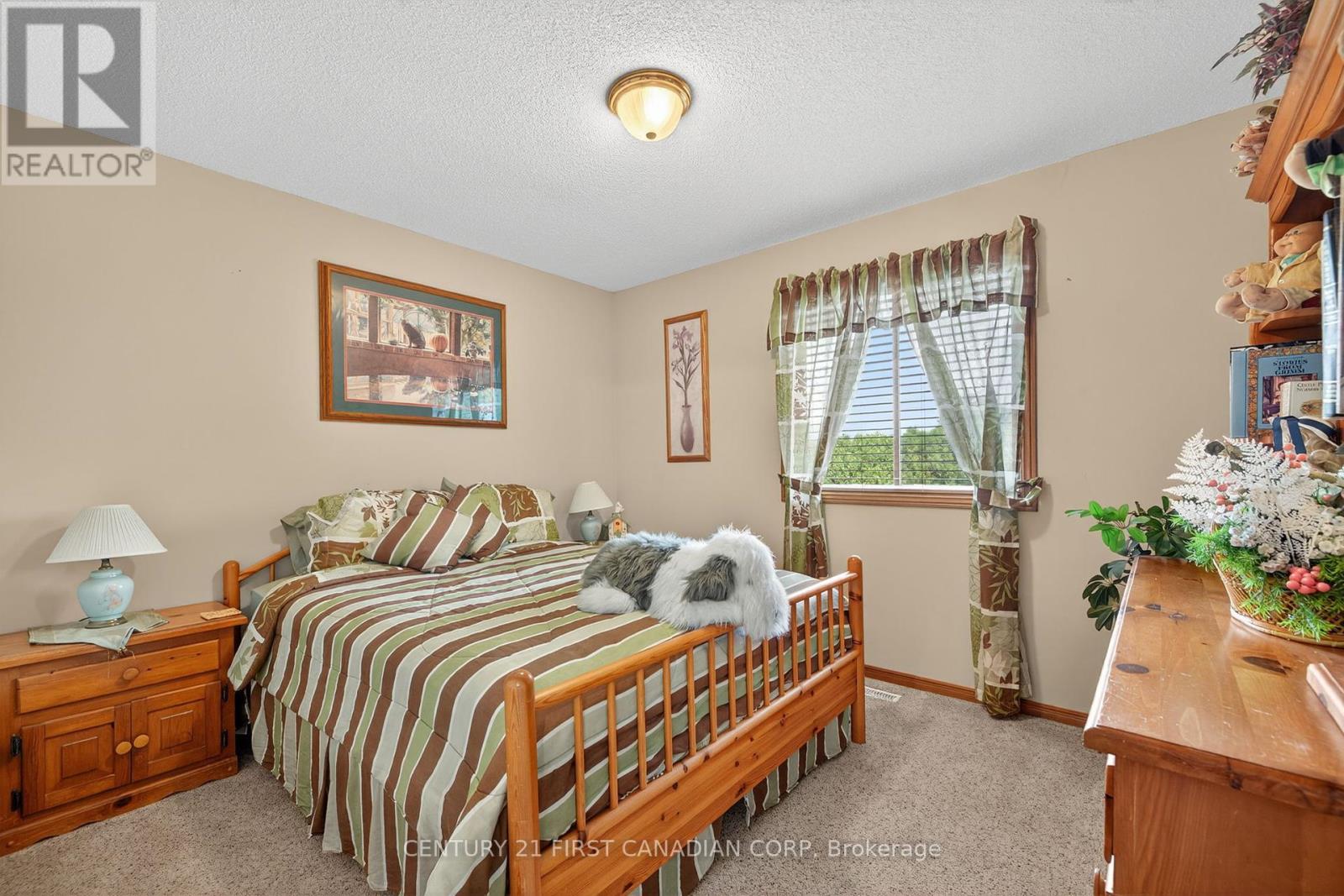 19 Hemlock Boulevard, Strathroy-Caradoc, Ontario  N7G 4B9 - Photo 18 - X12384179