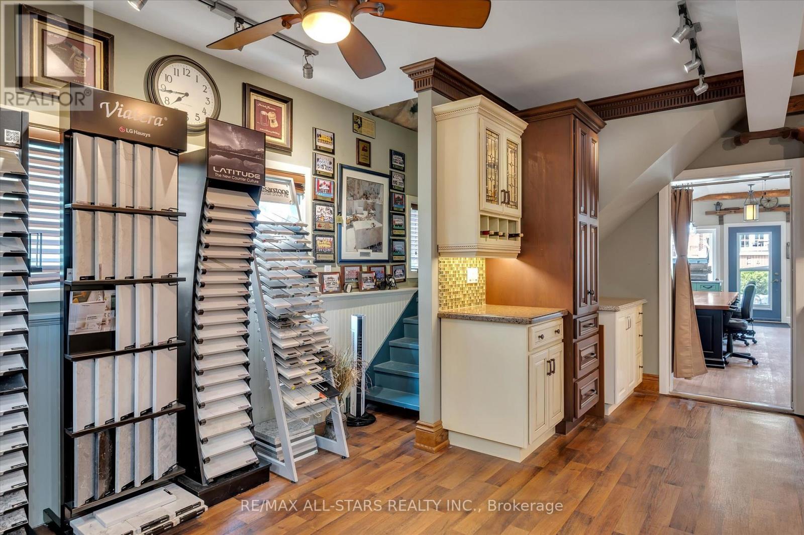 5427 Ravenshoe Road, East Gwillimbury, Ontario  L0E 1R0 - Photo 48 - N12336382