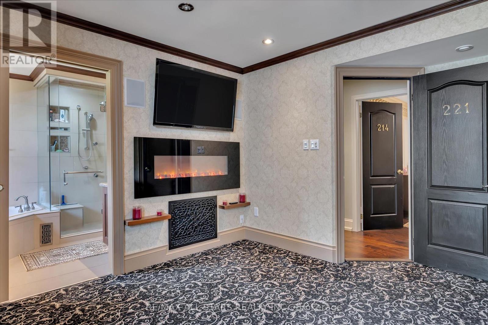 5427 Ravenshoe Road, East Gwillimbury, Ontario  L0E 1R0 - Photo 31 - N12336382