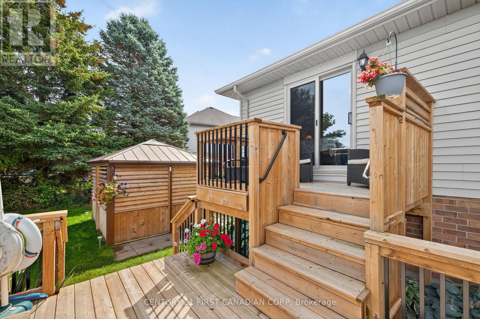 19 Hemlock Boulevard, Strathroy-Caradoc, Ontario  N7G 4B9 - Photo 42 - X12384179