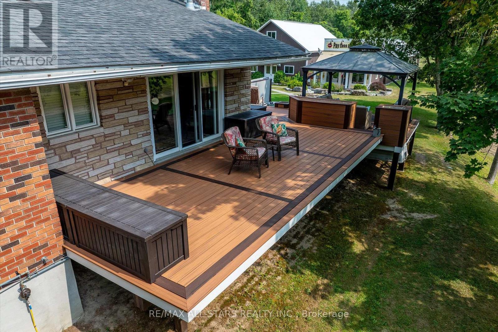 5427 Ravenshoe Road, East Gwillimbury, Ontario  L0E 1R0 - Photo 24 - N12336382