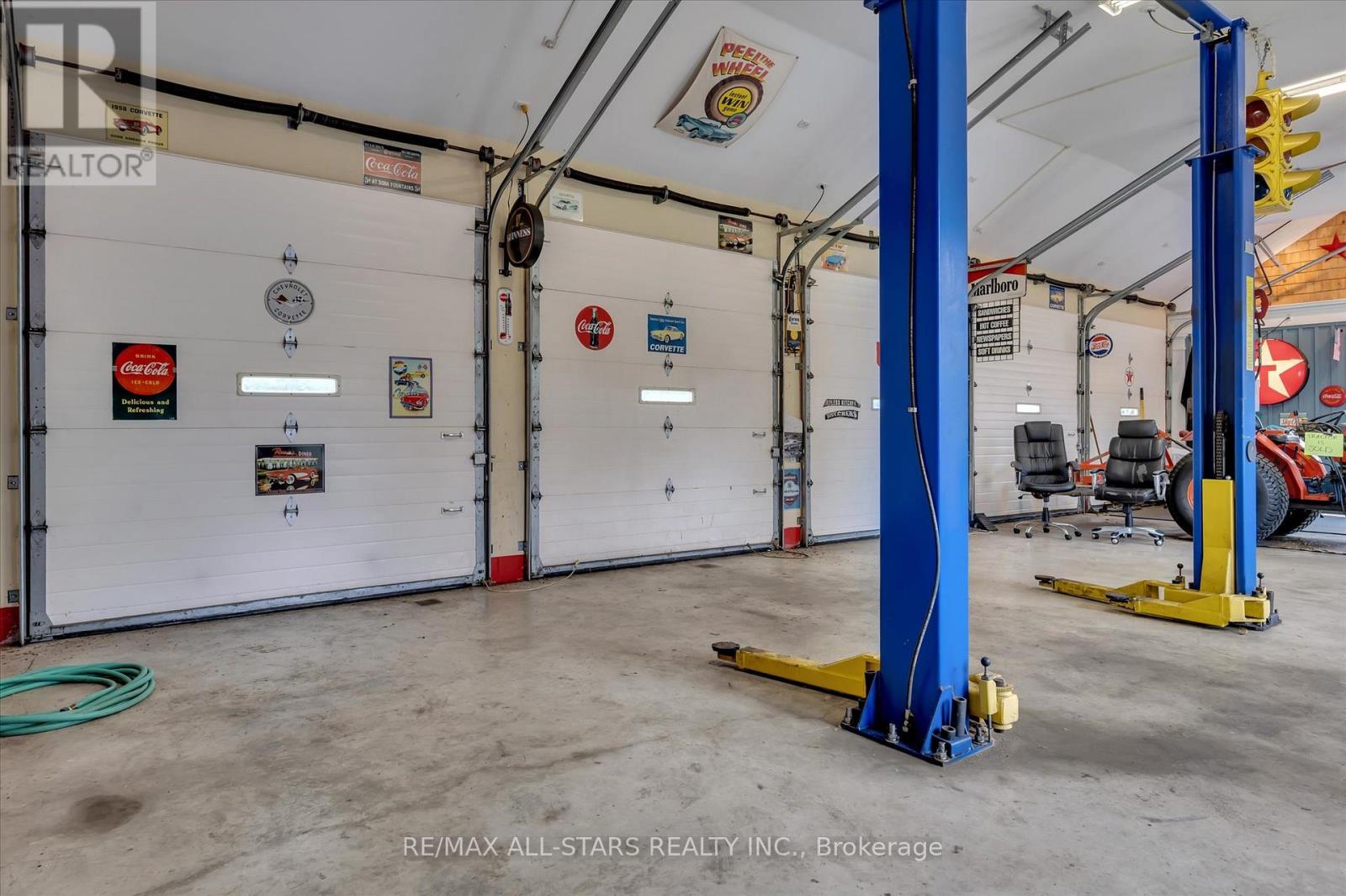 5427 Ravenshoe Road, East Gwillimbury, Ontario  L0E 1R0 - Photo 42 - N12336382