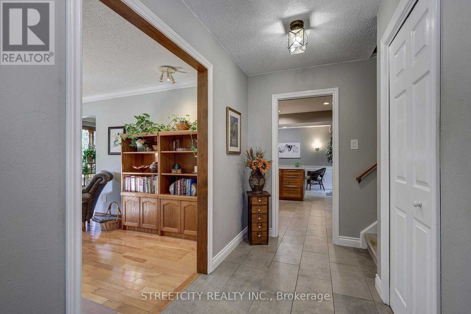 71 Glenburnie Crescent, London North, Ontario  N5X 2A1 - Photo 14 - X12473458