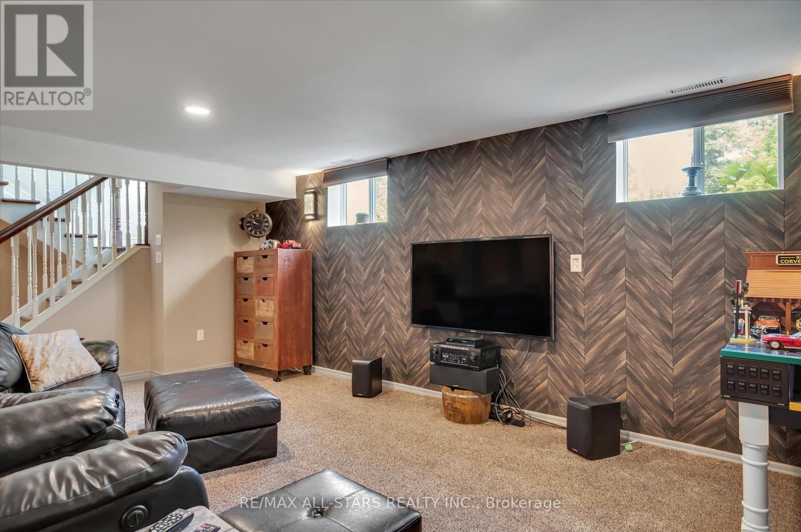 5427 Ravenshoe Road, East Gwillimbury, Ontario  L0E 1R0 - Photo 34 - N12336382