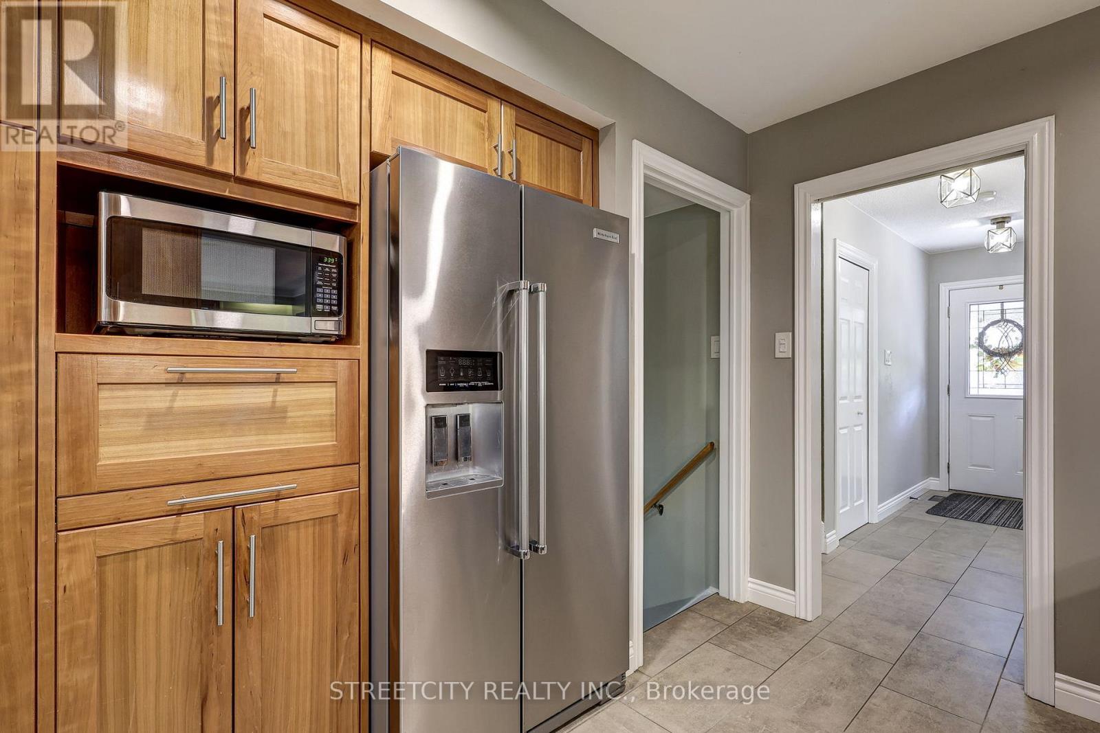 71 Glenburnie Crescent, London North, Ontario  N5X 2A1 - Photo 24 - X12473458