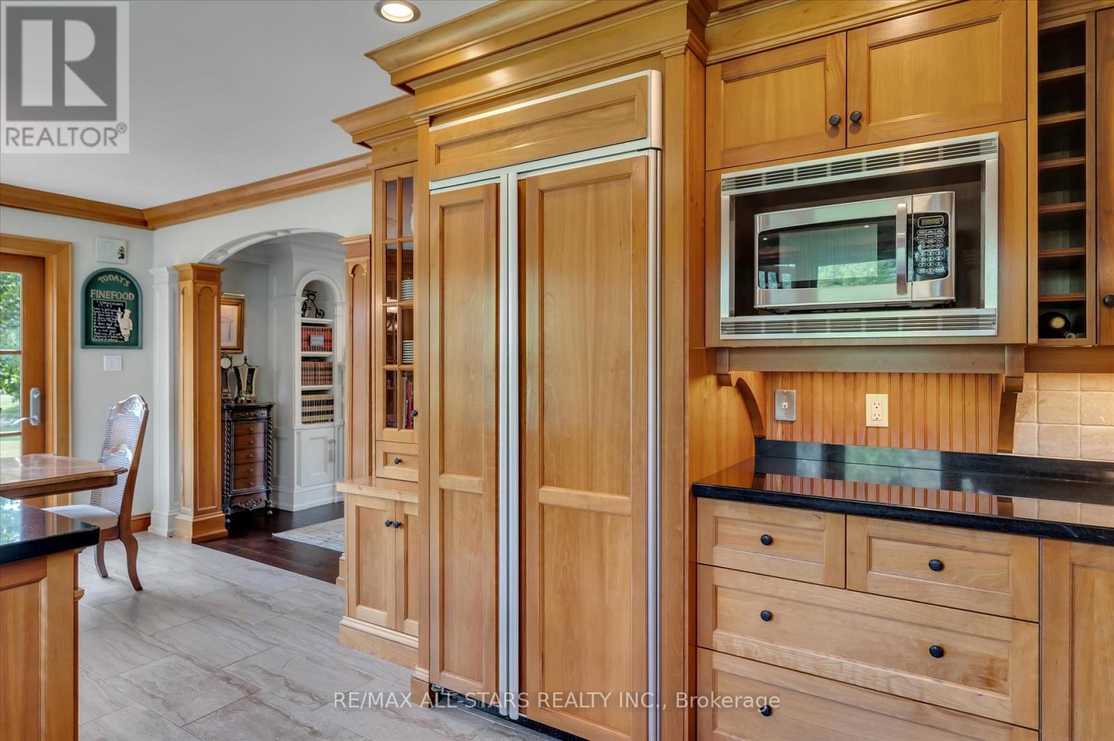 5427 Ravenshoe Road, East Gwillimbury, Ontario  L0E 1R0 - Photo 29 - N12336382