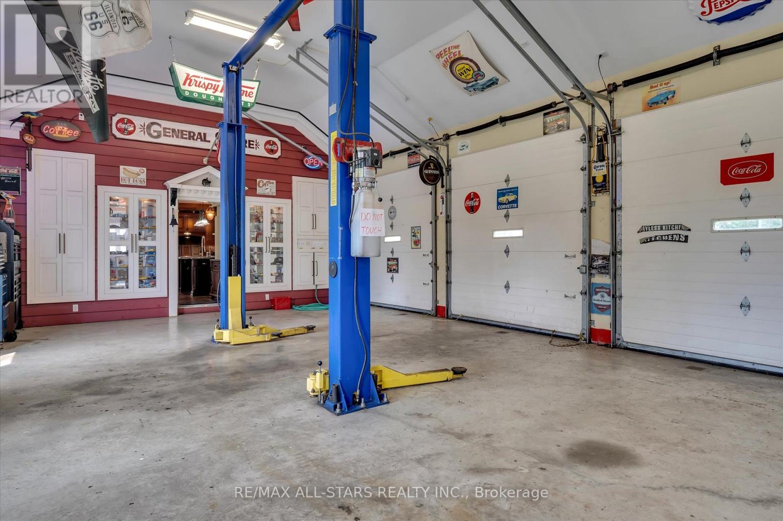 5427 Ravenshoe Road, East Gwillimbury, Ontario  L0E 1R0 - Photo 43 - N12336382