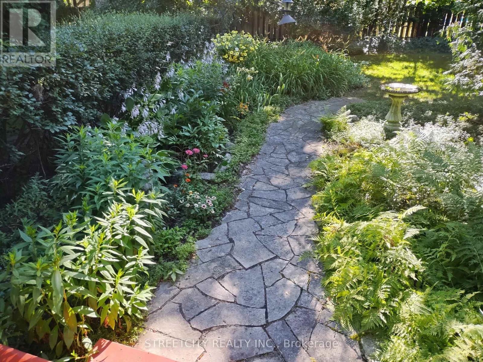 71 Glenburnie Crescent, London North, Ontario  N5X 2A1 - Photo 46 - X12473458