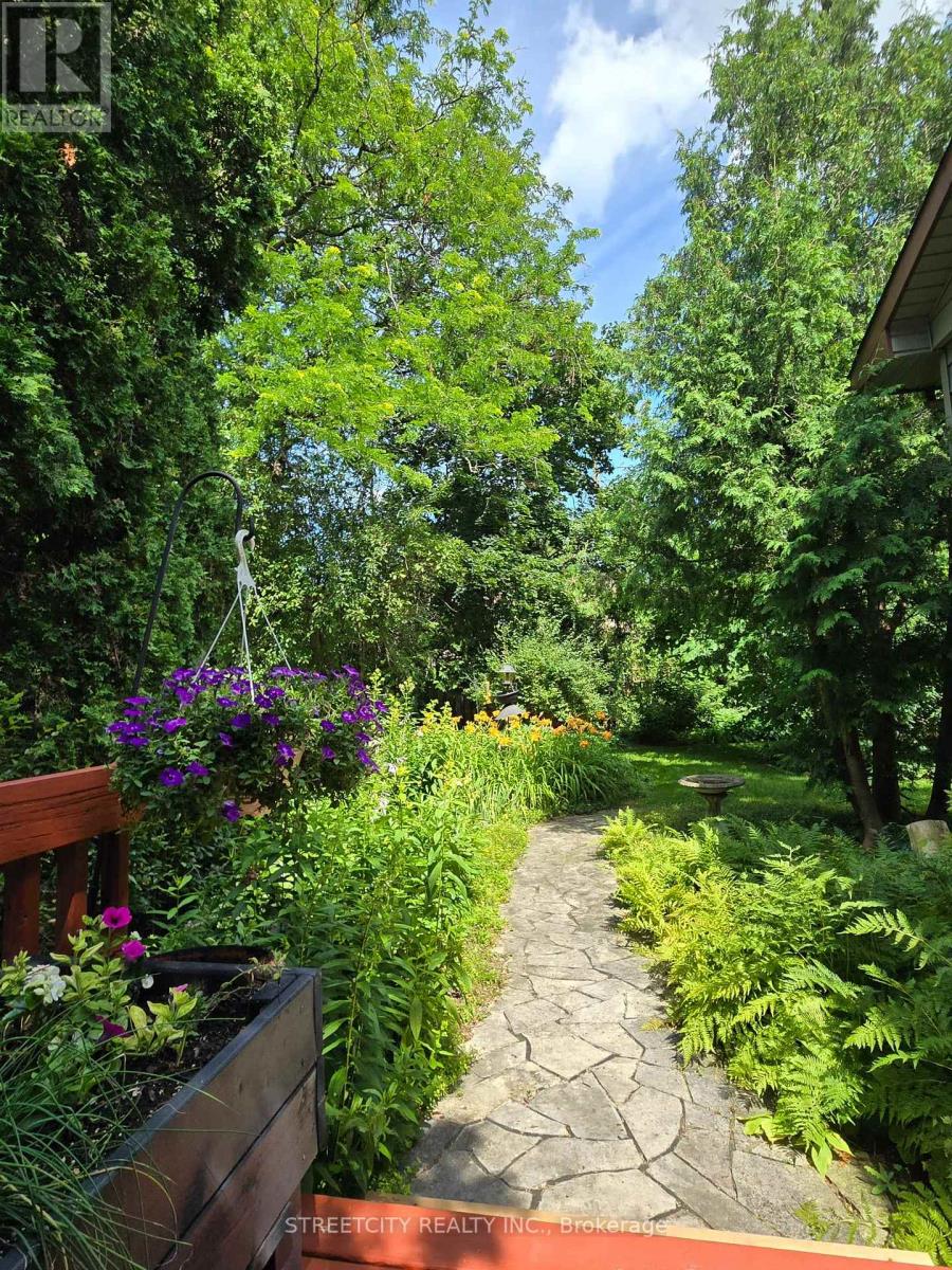 71 Glenburnie Crescent, London North, Ontario  N5X 2A1 - Photo 50 - X12473458