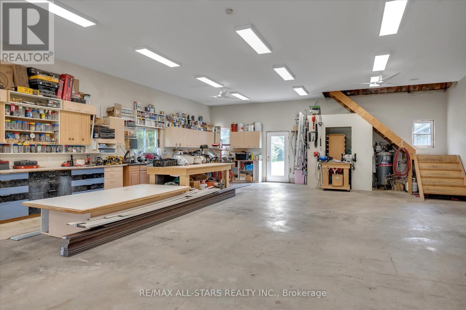 5427 Ravenshoe Road, East Gwillimbury, Ontario  L0E 1R0 - Photo 46 - N12336382