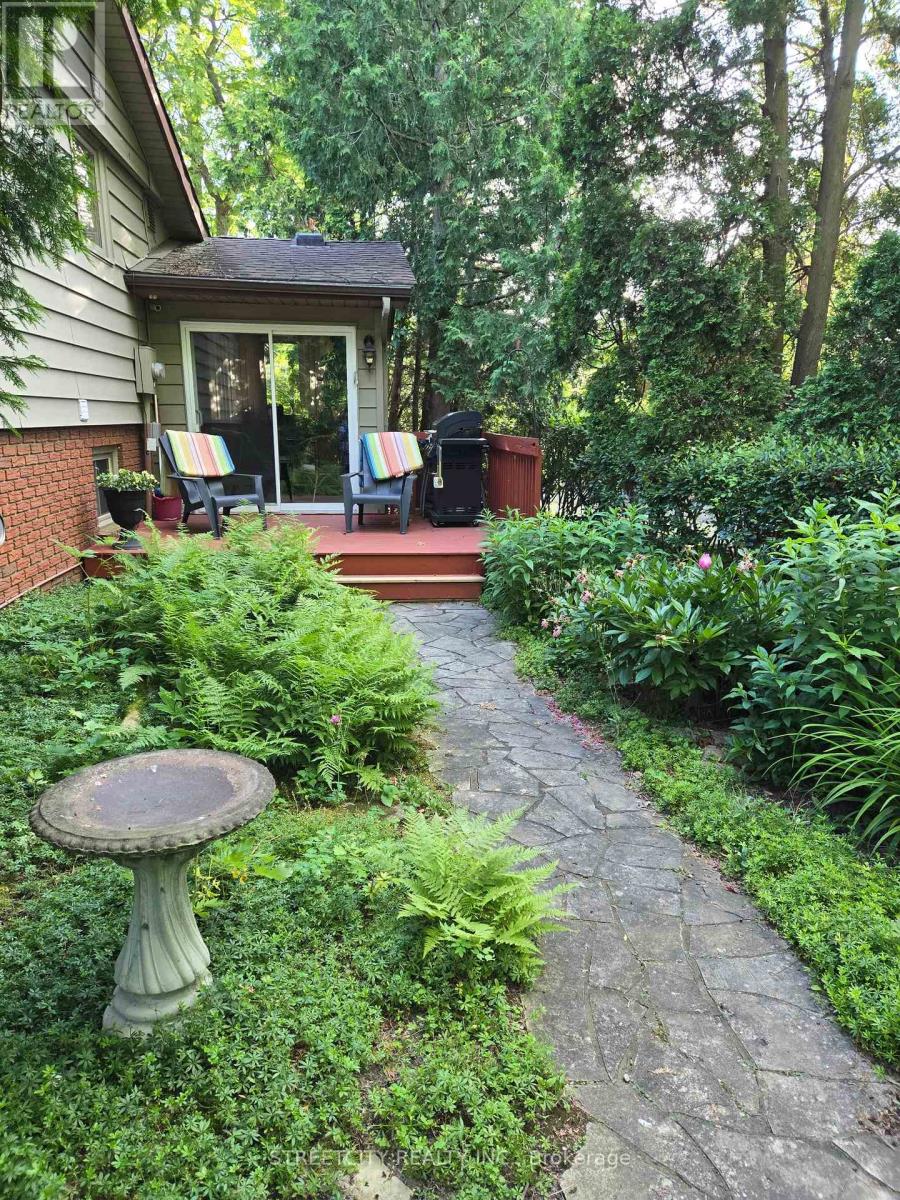 71 Glenburnie Crescent, London North, Ontario  N5X 2A1 - Photo 45 - X12473458