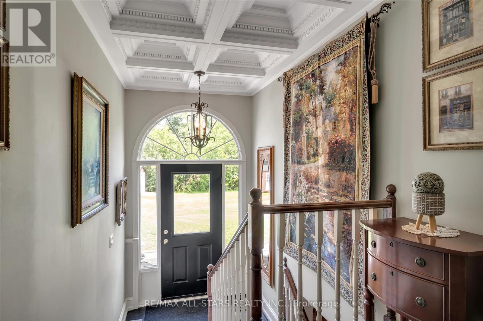 5427 Ravenshoe Road, East Gwillimbury, Ontario  L0E 1R0 - Photo 17 - N12336382