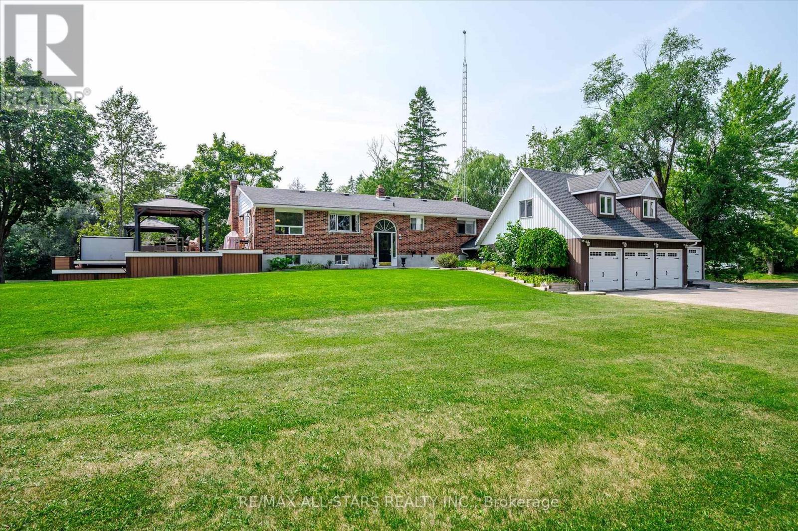 5427 Ravenshoe Road, East Gwillimbury, Ontario  L0E 1R0 - Photo 14 - N12336382