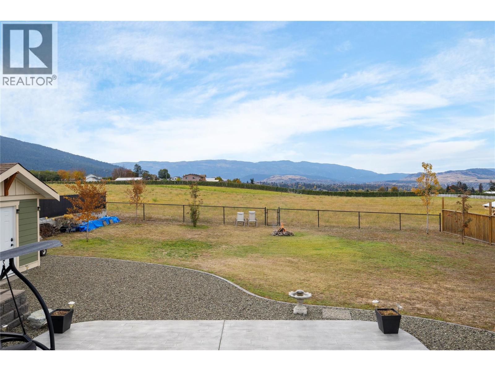 6454 Holbrook Road, Vernon, British Columbia  V1B 3T6 - Photo 11 - 10367096