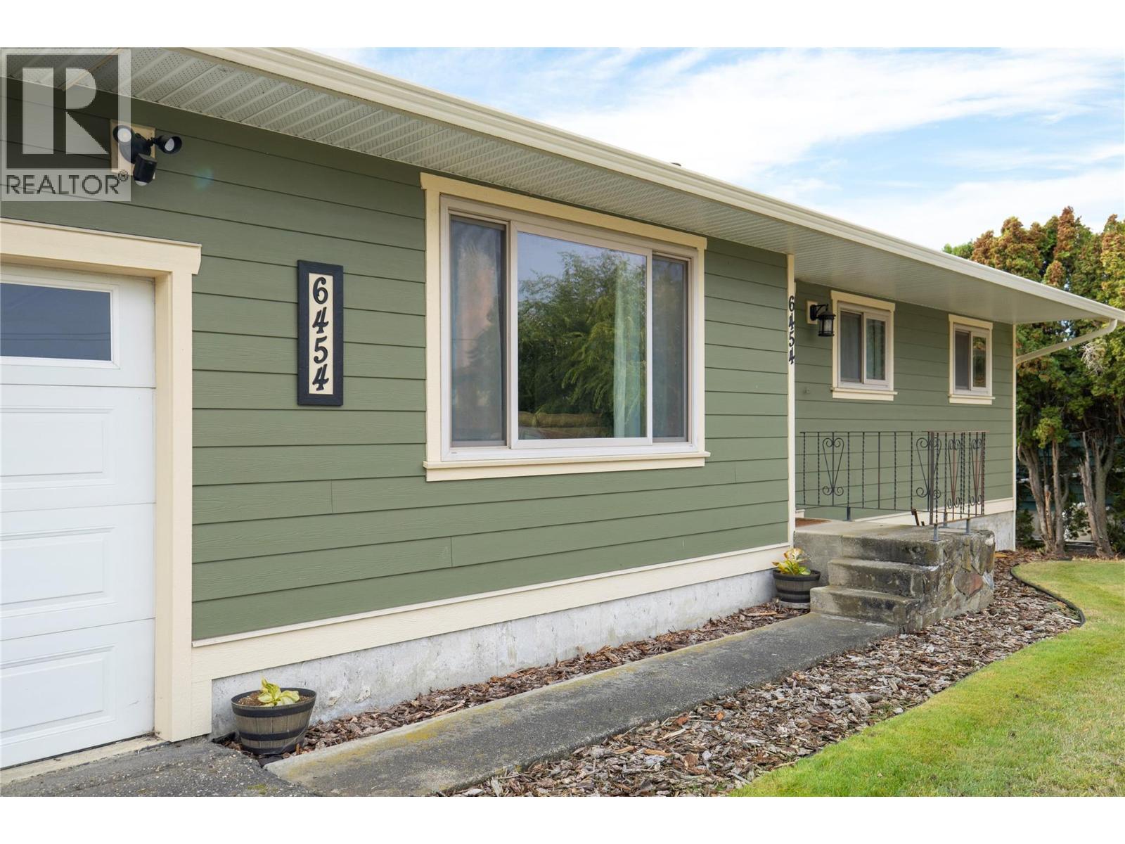 6454 Holbrook Road, Vernon, British Columbia  V1B 3T6 - Photo 6 - 10367096