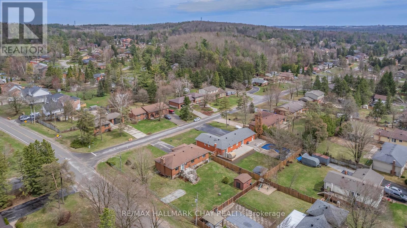 40 Idlewood Drive, Springwater (Midhurst), Ontario  L9X 0P5 - Photo 40 - S12372373