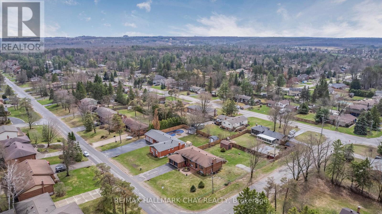 40 Idlewood Drive, Springwater (Midhurst), Ontario  L9X 0P5 - Photo 38 - S12372373