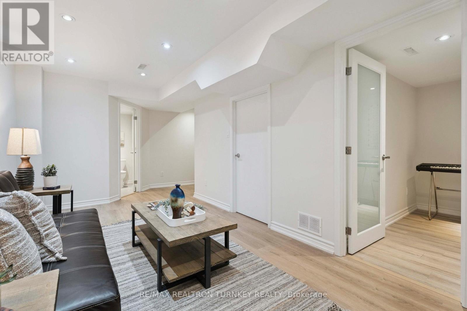 83 Pickett Crescent, Barrie, Ontario  L4N 8C1 - Photo 36 - S12466329