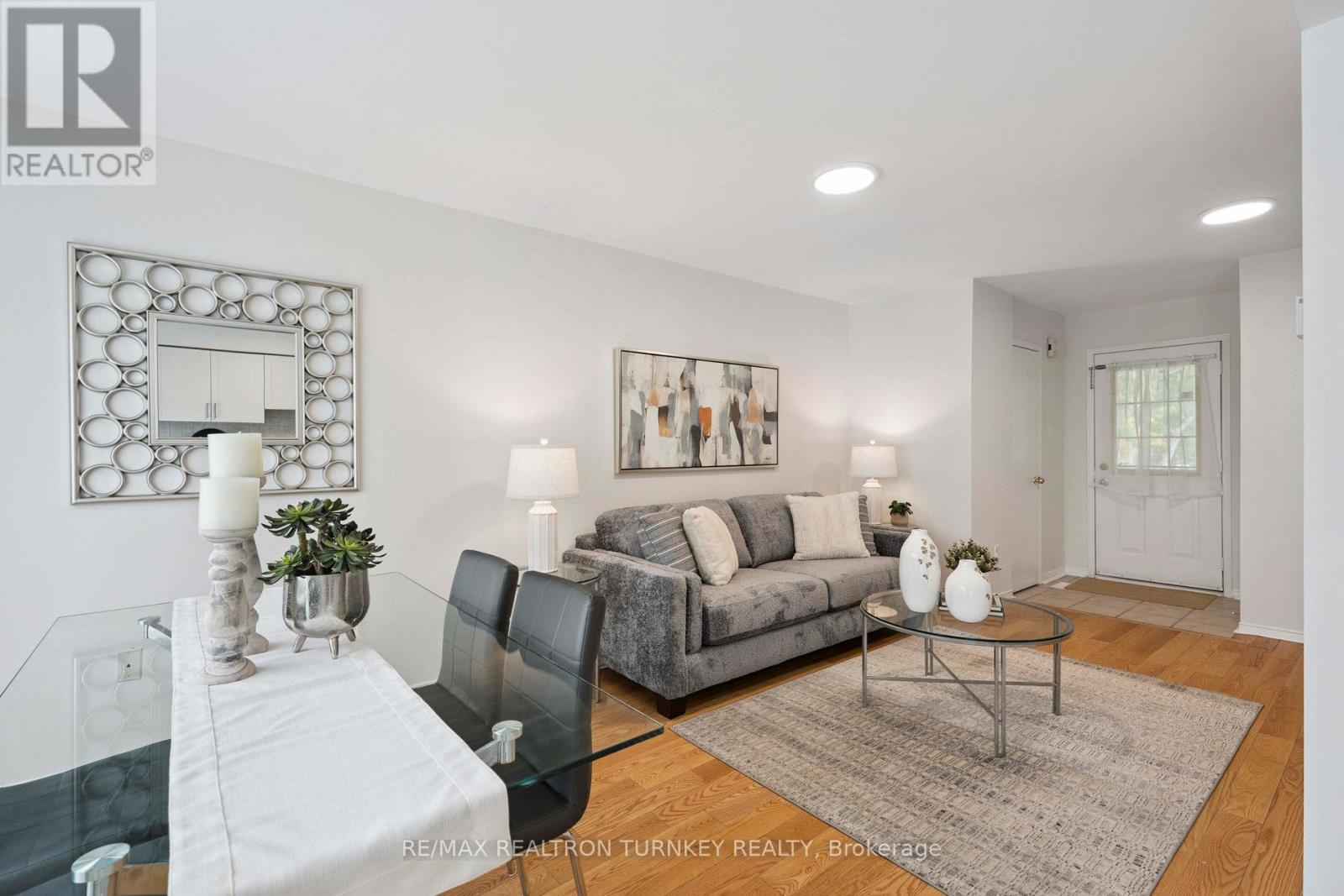 83 Pickett Crescent, Barrie, Ontario  L4N 8C1 - Photo 4 - S12466329