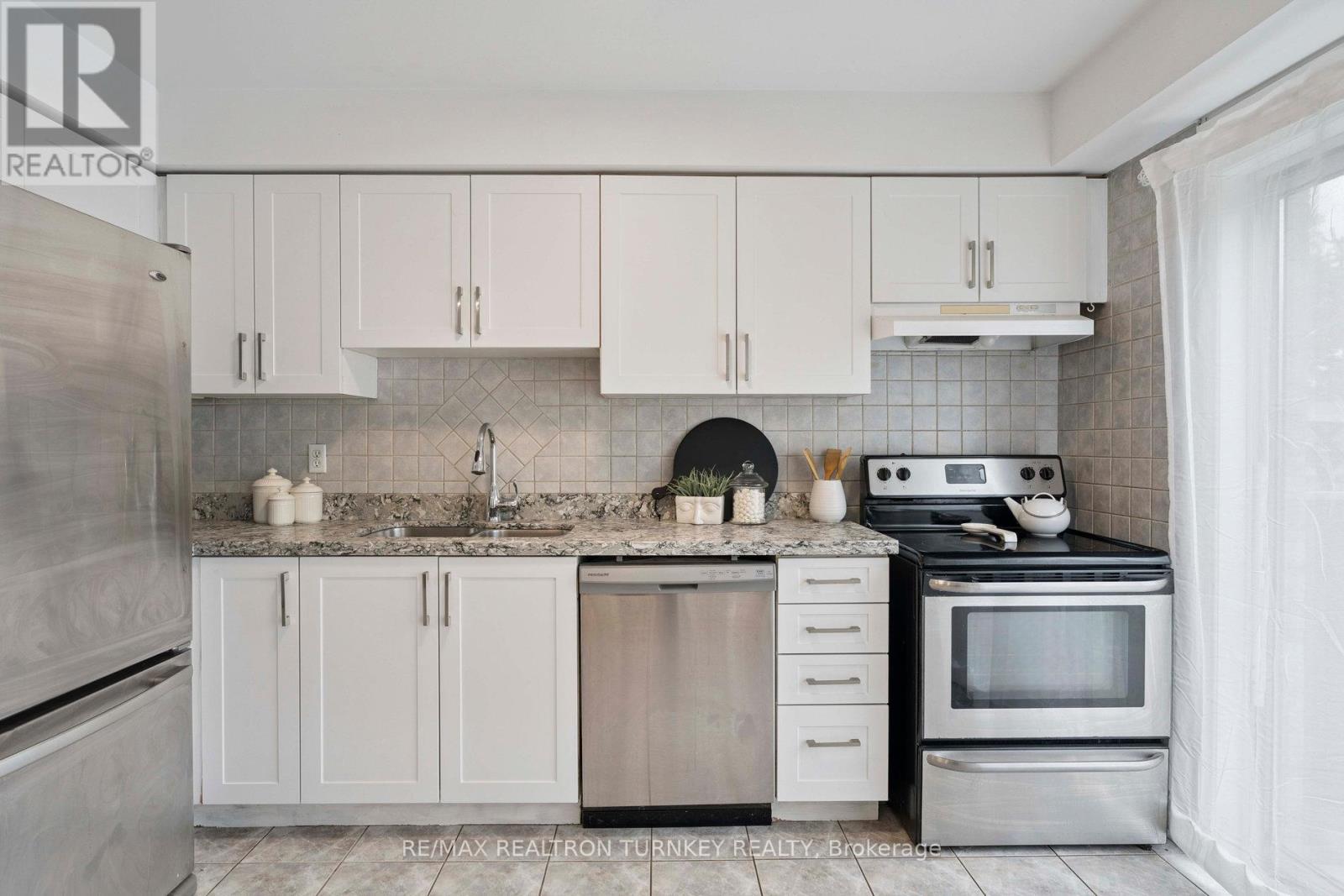 83 Pickett Crescent, Barrie, Ontario  L4N 8C1 - Photo 14 - S12466329