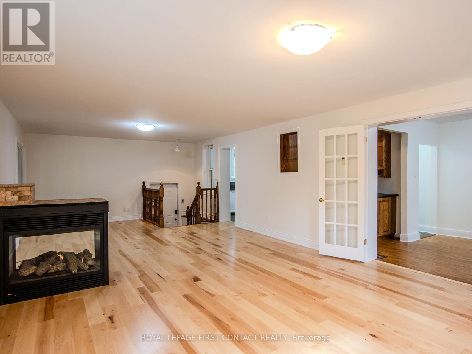 25 Holgate Street, Barrie (Allandale), Ontario  L4N 2T6 - Photo 10 - S12486413