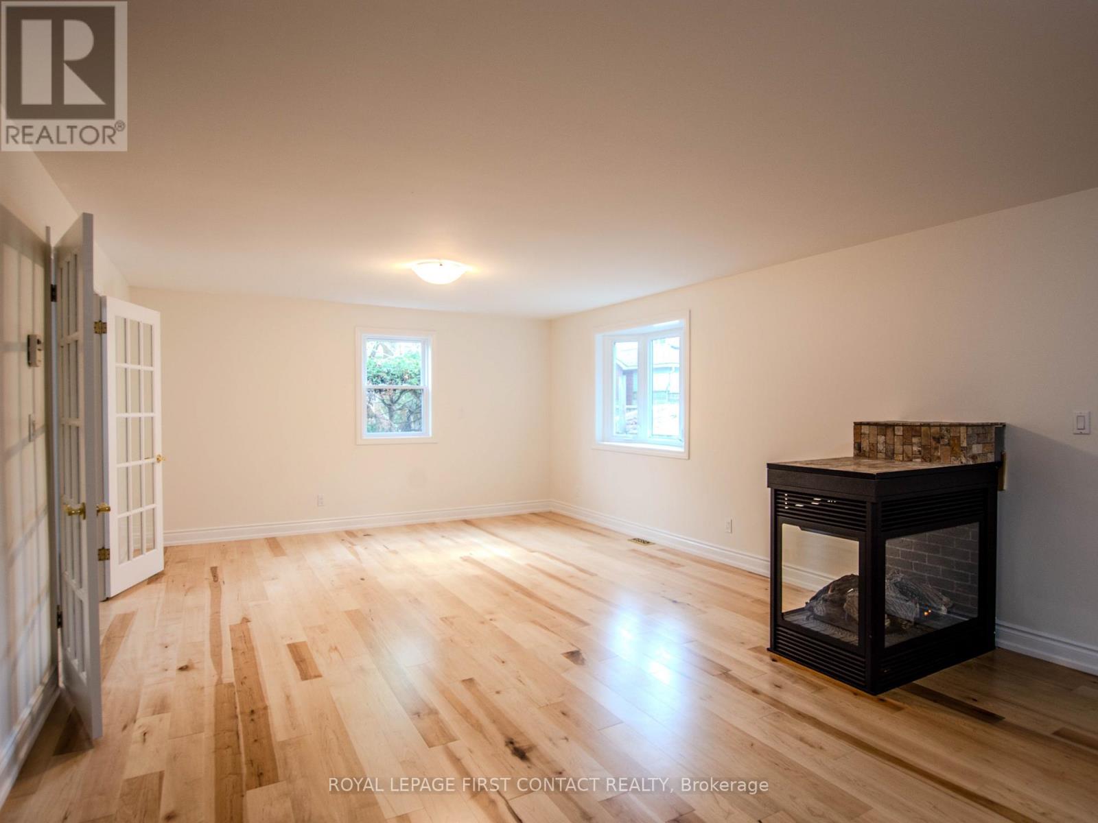 25 Holgate Street, Barrie (Allandale), Ontario  L4N 2T6 - Photo 11 - S12486413