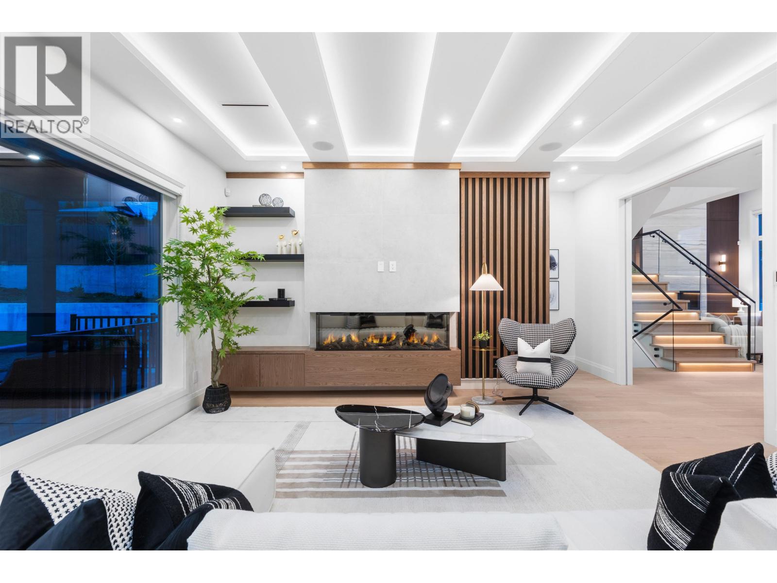 7370 Burris Street, Burnaby, British Columbia  V5E 1Y5 - Photo 3 - R3063127